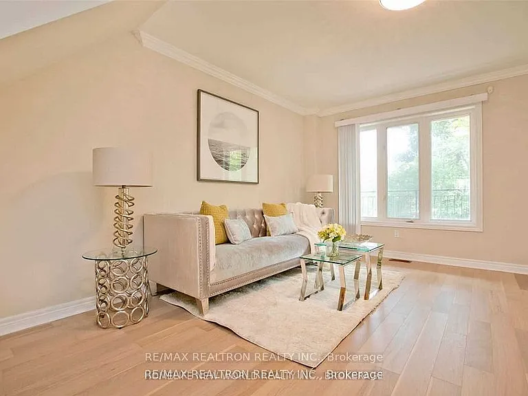 269 Finch Ave E — Photo 3