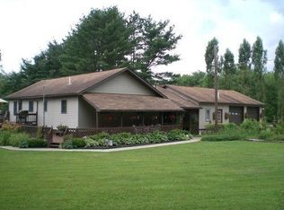 884 Maple Shade Rd, Cranberry, PA 16319