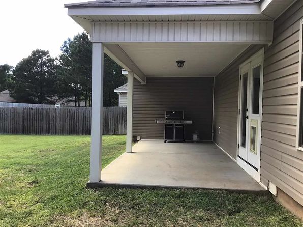 312 Loneoak Trl, Kathleen, GA 31047