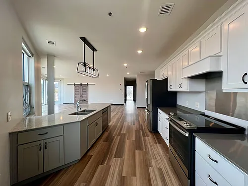 201 N Riverfront Dr Photo 1