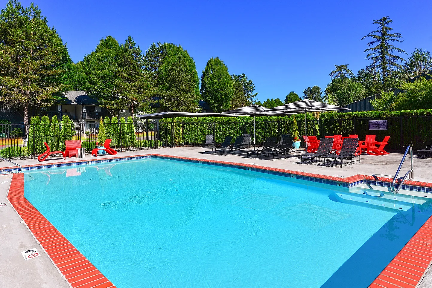Woodlake Apartments — Photo 2