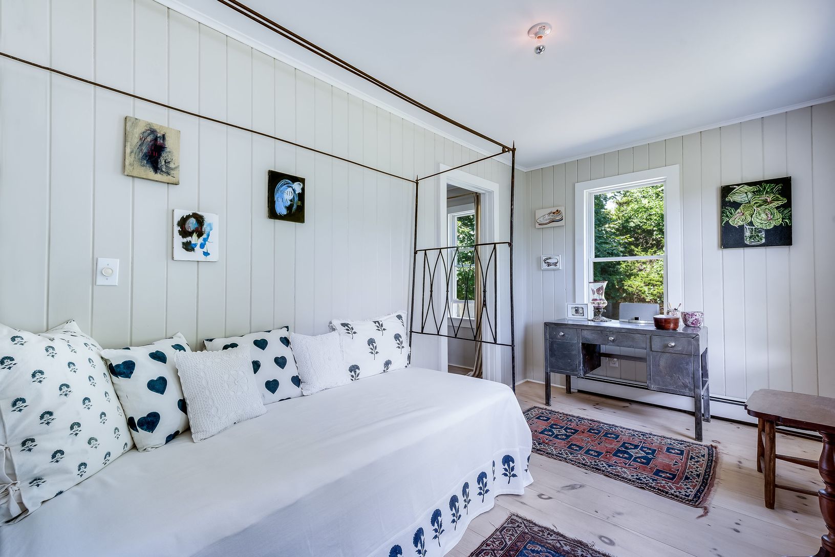  Farmhouse Guest Bedroom