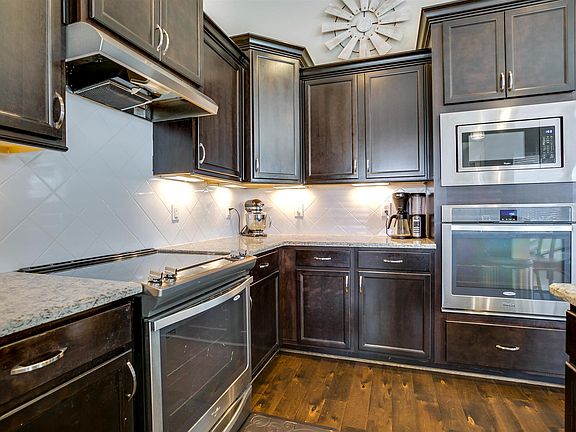 5th image of 5115 General Eisenhower Dr