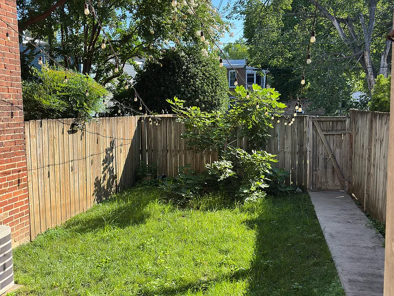 2706 E Broad St — Photo 12