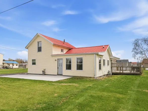 2425 S Oakhill Ave, Janesville, WI 53546