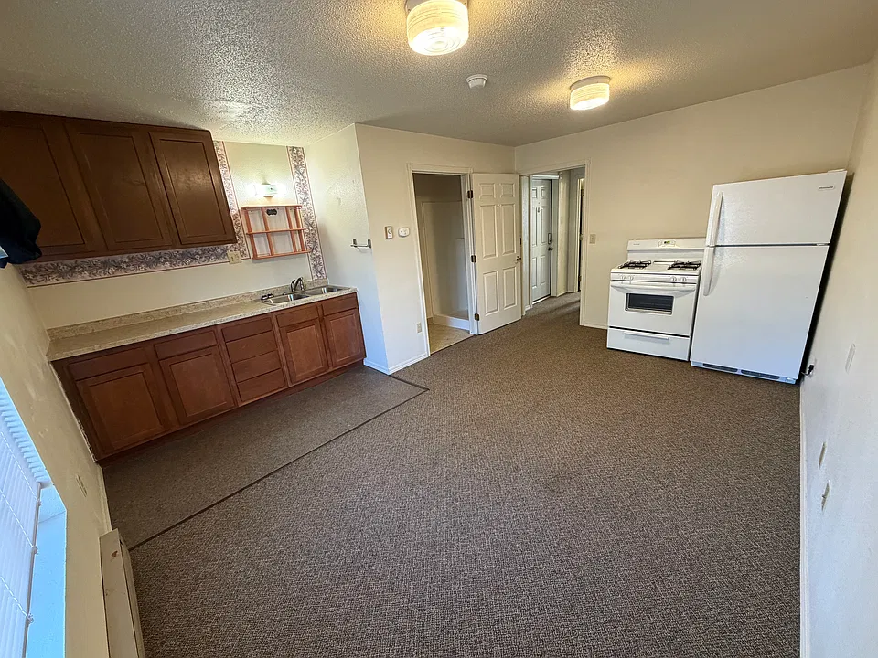 516 N Highland Ave #8