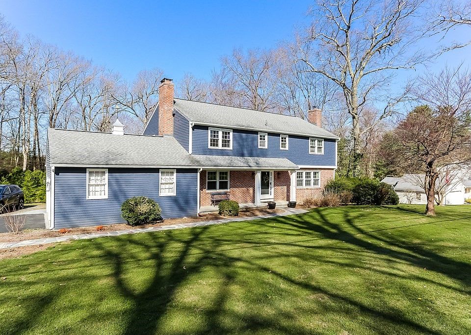 1st image of 22 W Colonial Rd