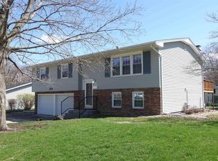1234 Willow Ln, Galesburg, IL