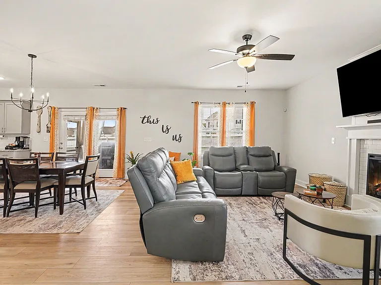 536 Amusement Dr — Photo 5