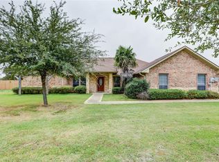 5001 Country Meadows Dr, Terrell, TX 75160