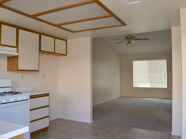 Desert Villas Apartment Homes — Photo 13