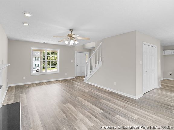 5th image of 10 Candler Ct