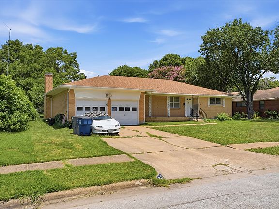 2nd image of 927 Poinsettia Dr