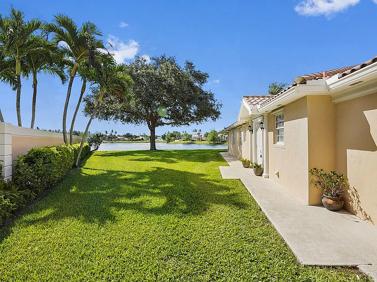 8270 Eleuthera Ln — Photo 2