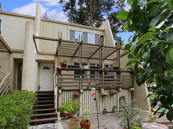 3rd image of 379 Sandalwood Dr