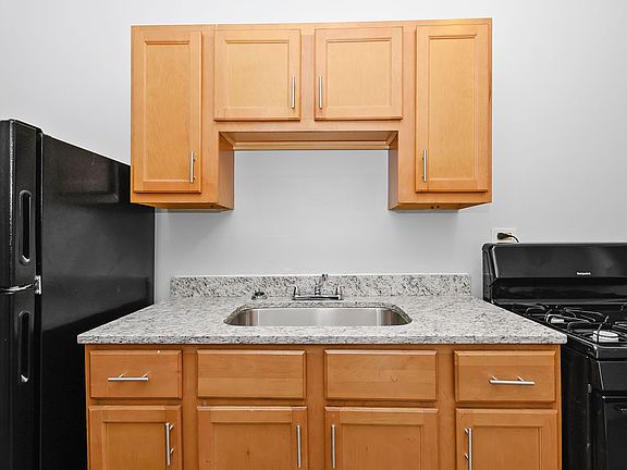 5th image of 6734-6736 S Clyde Ave #6734-1N