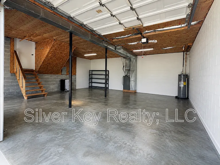 1719 Reed Rd — Photo 4