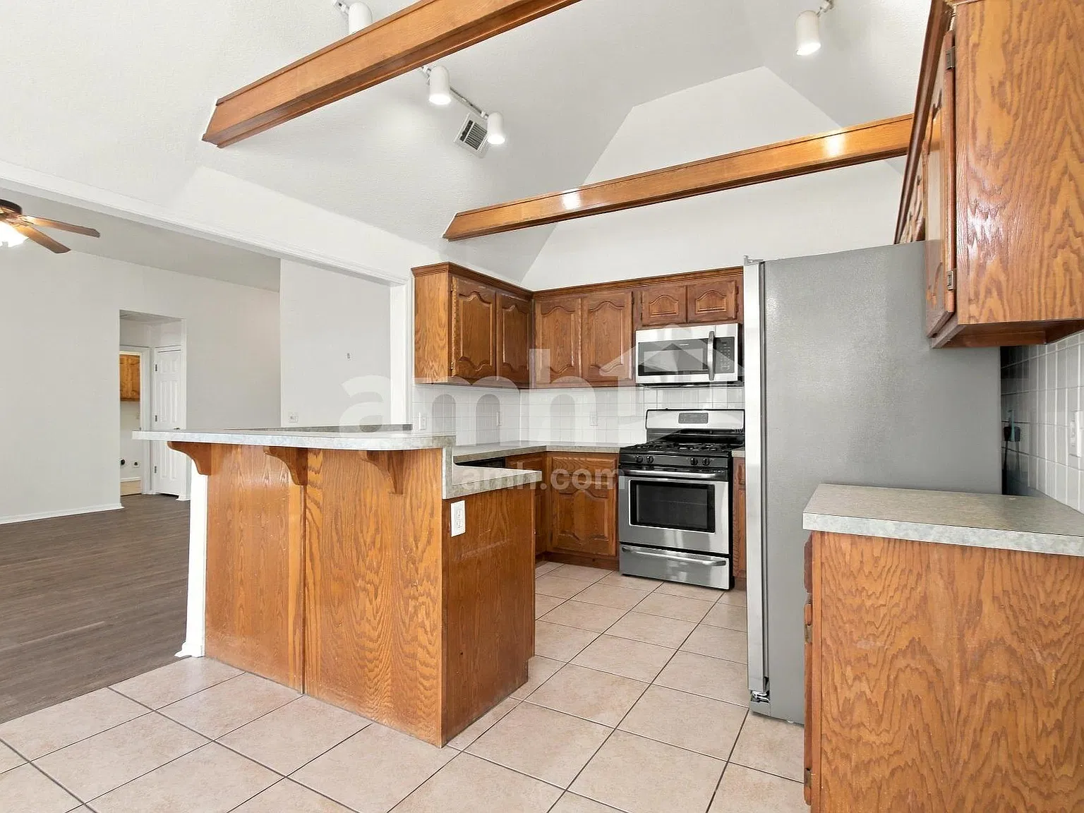 3 bed, 2.0 bath, 1620 sqft, $1,855 — Photo 4