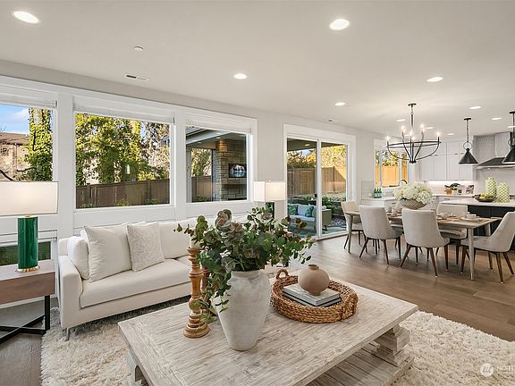 4th image of 22746 SE 13th Court