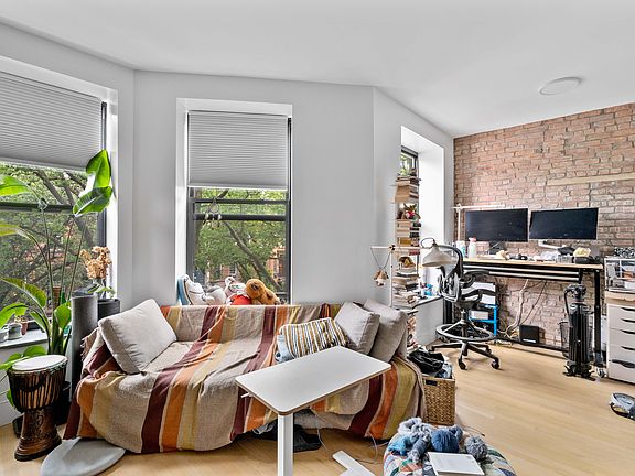 4th image of 594 Mac Donough St #3