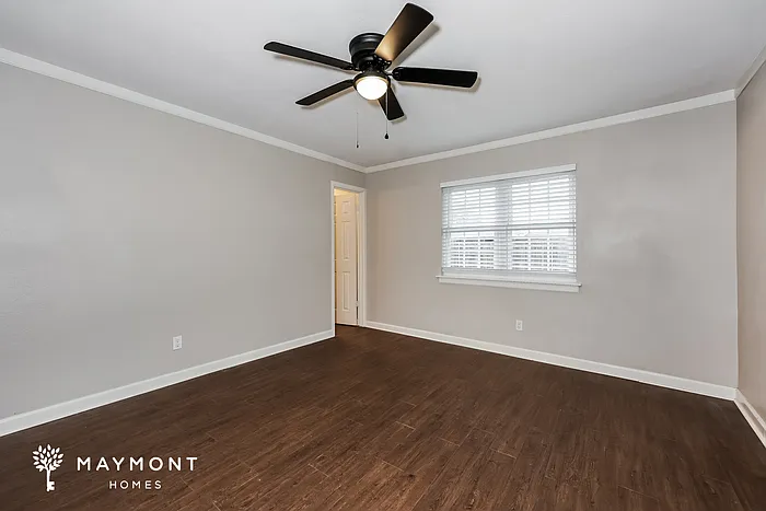 709 Lawndale Dr — Photo 7