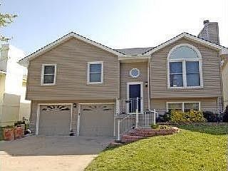 2nd image of 8530 NE 110th Trl
