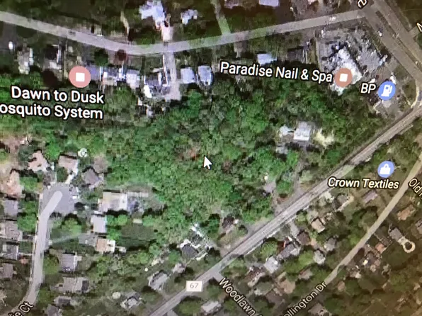 Cherokee St, Ronkonkoma, NY 11779