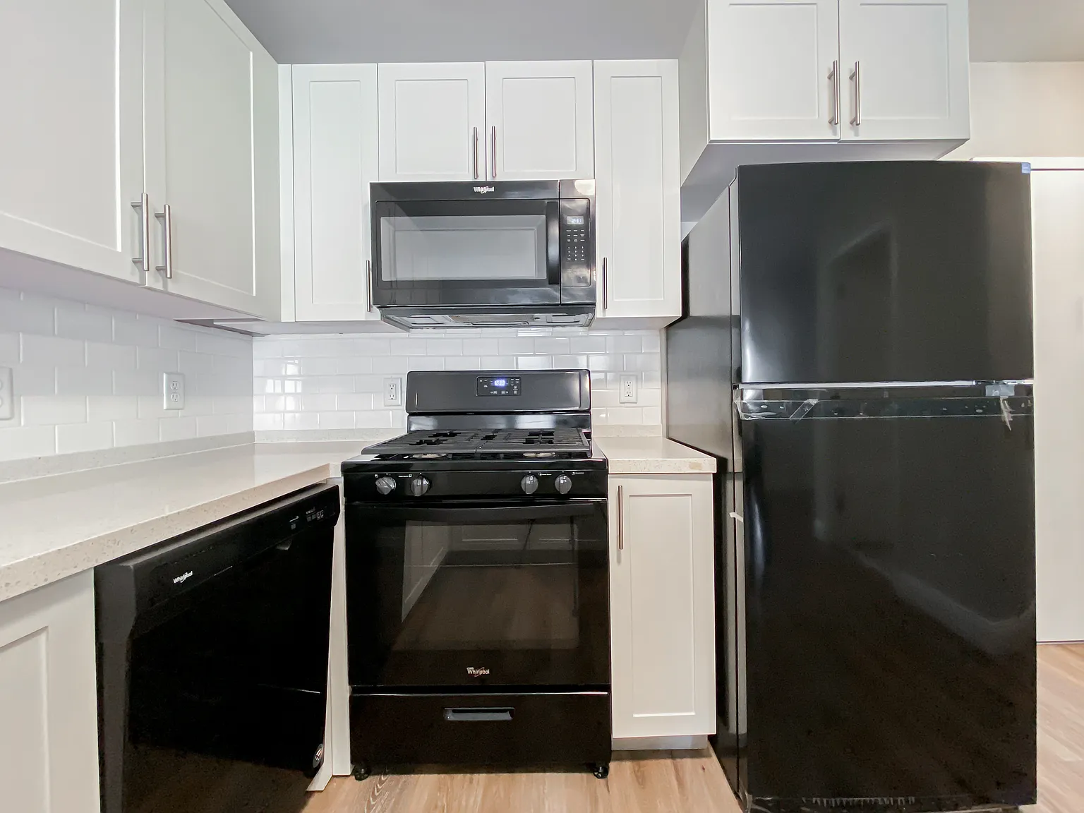 1 bed, 850 sqft, $1,725 — Photo 2