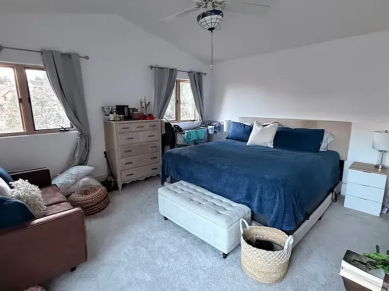 5065 Carriage House Dr — Photo 2
