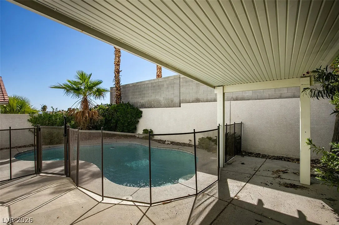 4 bed, 2.5 bath, 1900 sqft, $2,300 — Photo 3