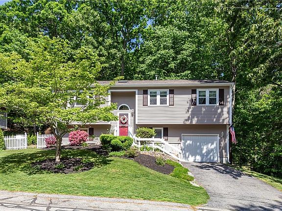 4th image of 8 Beaver Creek Ct