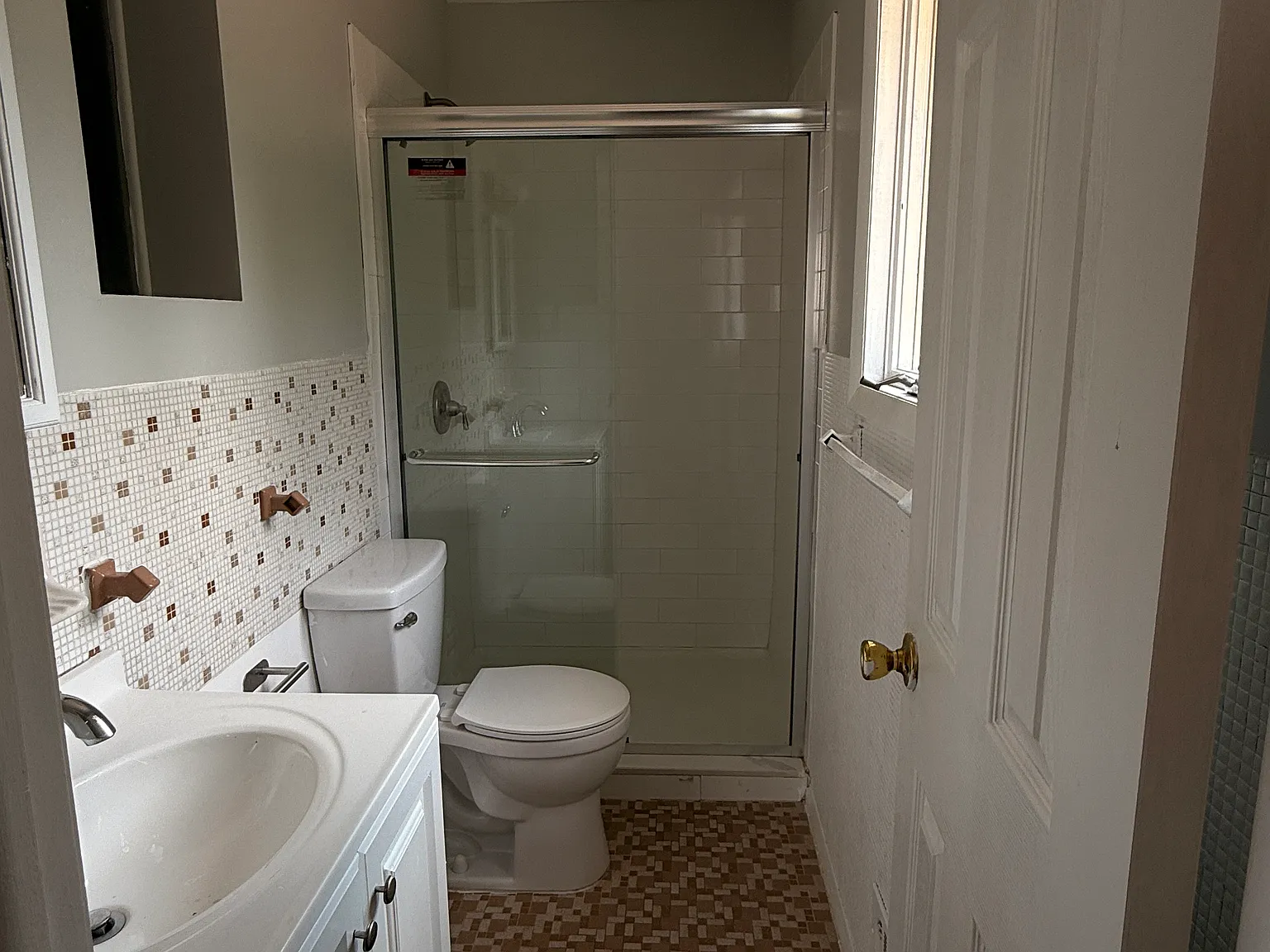 5 bed, 1700 sqft, $1,200 — Photo 3