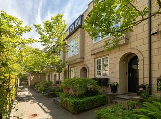 2943 Laurel St, Vancouver, BC V5Z 3T4