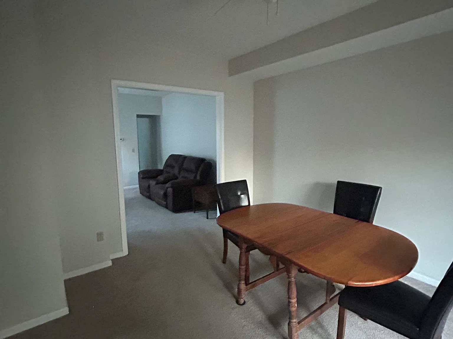 1 bed, 907 sqft, $1,350 — Photo 2