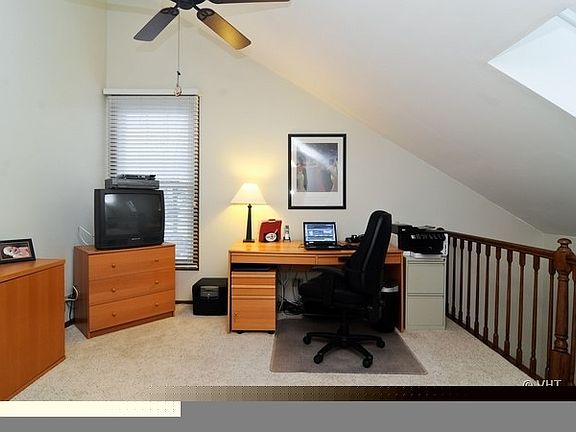 4th image of 2585 College Hill Cir #133