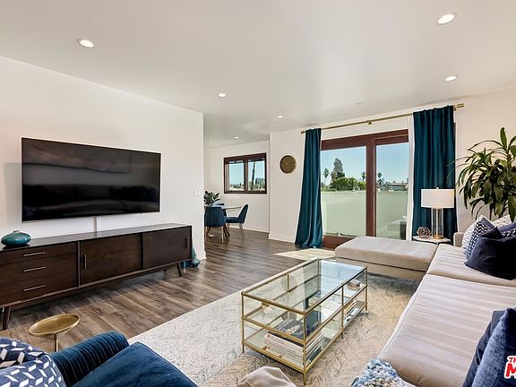 3rd image of 853 S Lucerne Blvd APT 301