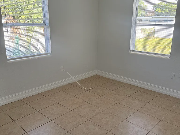 3712 Columbia St — Photo 15