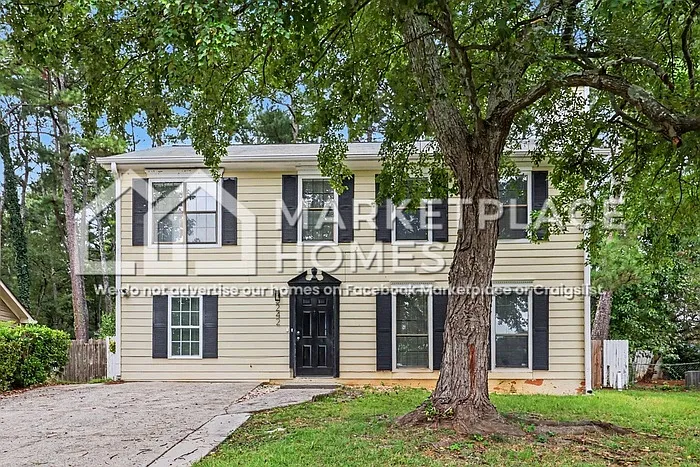 3 bed, 2.5 bath, 1696 sqft, $2,295 — Photo 2