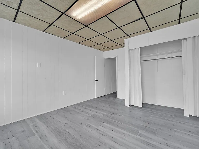 1323 W Norwegian St — Photo 12