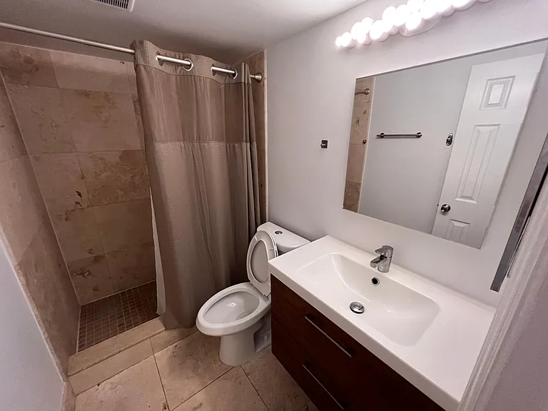 875 NW 13th St #421 — Photo 15