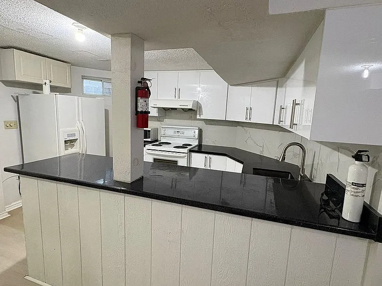 4426 Mayflower Dr #BASEMENT — Photo 4