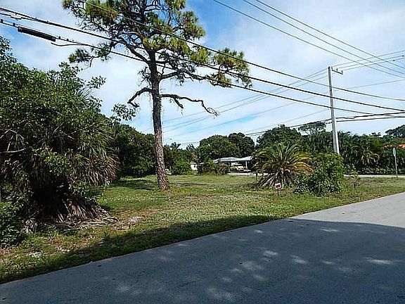 3rd image of 1287 NE 35th St