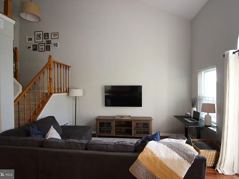 72 Skyview Way — Photo 9