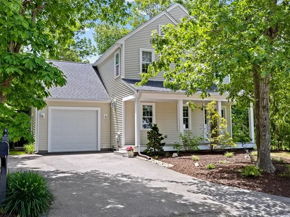 45 Dublin Dr, Plymouth, MA 02360