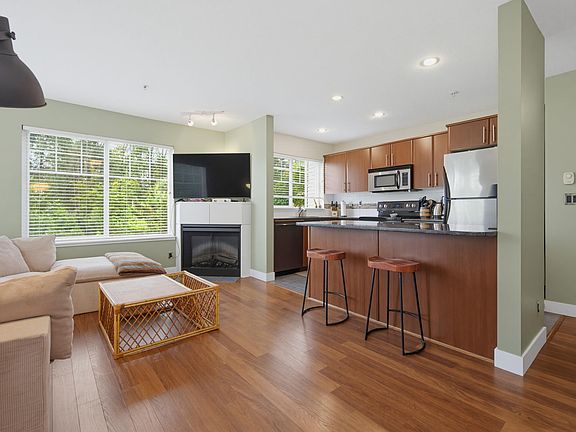 3rd image of 19320 65th Ave #202
