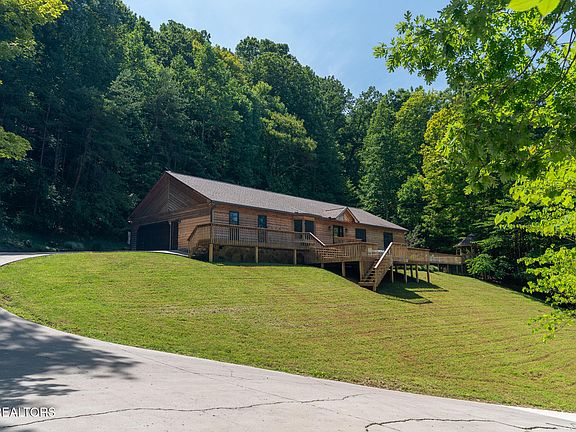 3rd image of 1300 Irwin Dr