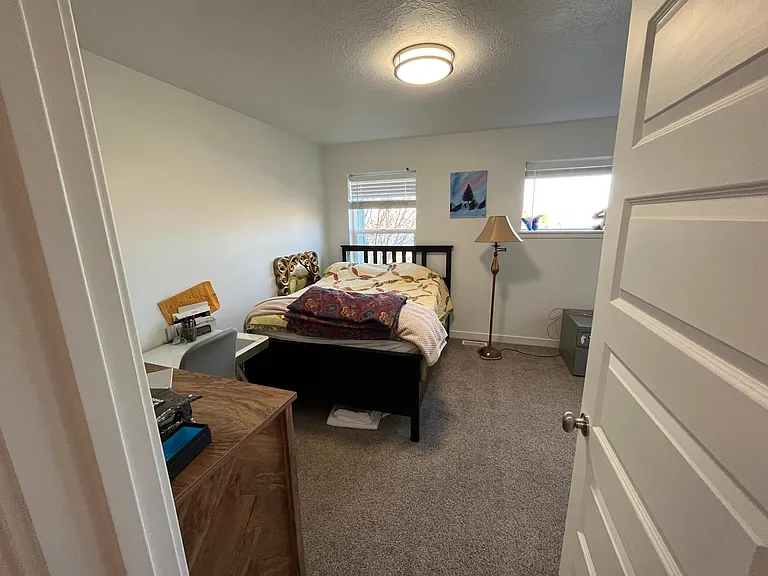 5434 W Fairgrove Ln — Photo 11