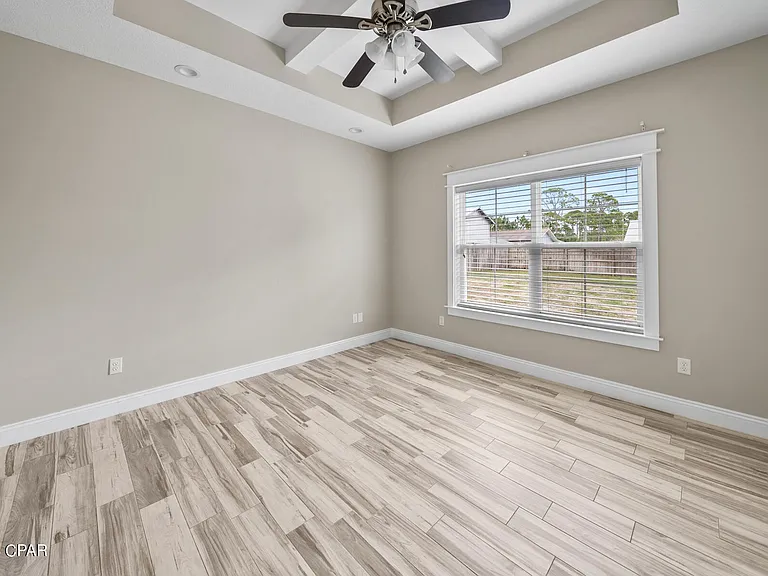 305 Evergreen St — Photo 17