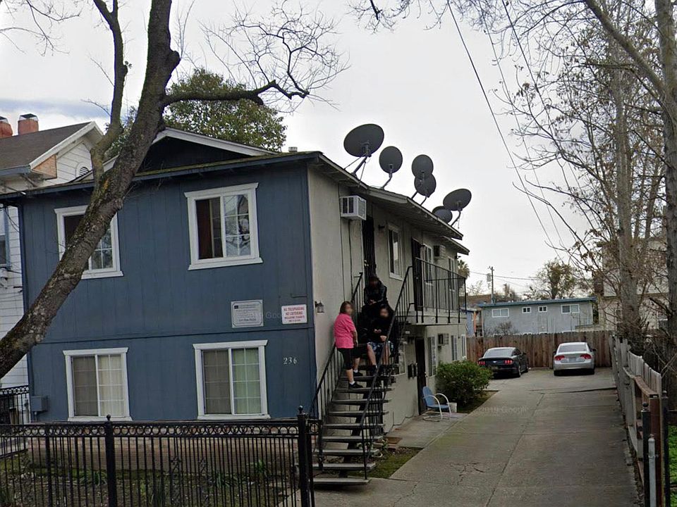 1st image of 236 W Acacia St #4