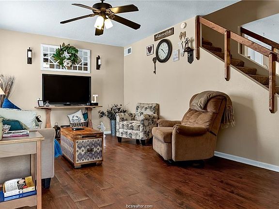3rd image of 4509 Carter Creek Pkwy APT 6